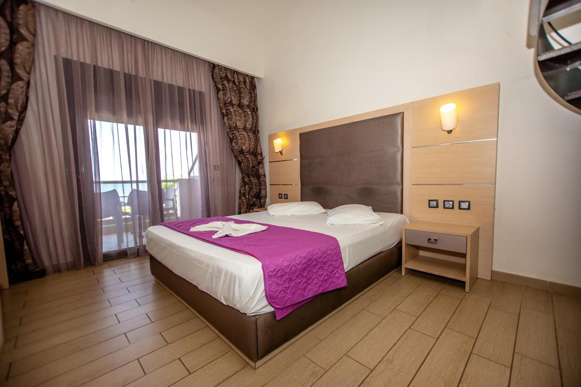 Amalia Mare Sea View Nea Vrasna